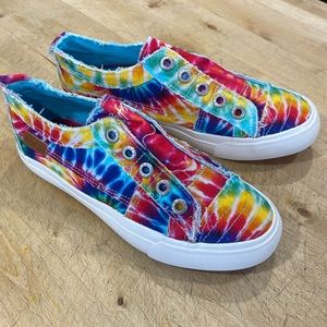 Brand New Blowfish Malibu Sneakers size 4